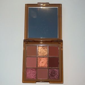 HUDA NUDE Obsessions Eyeshadow Palette